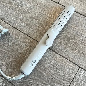 Lange Duo air flow straightener. Used once.